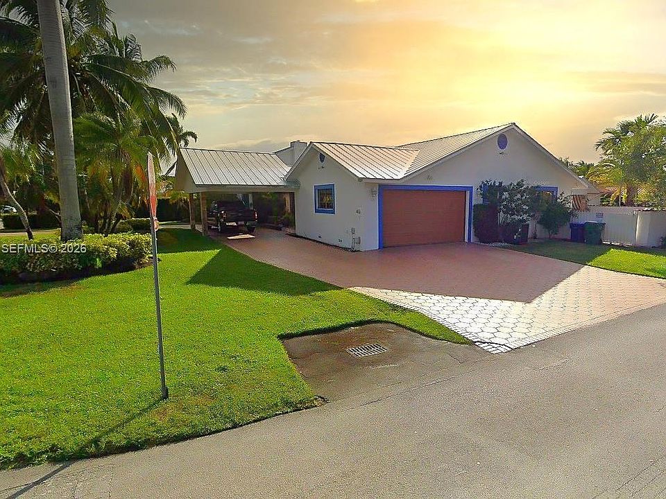 1st image of 20040 E Oakmont Dr