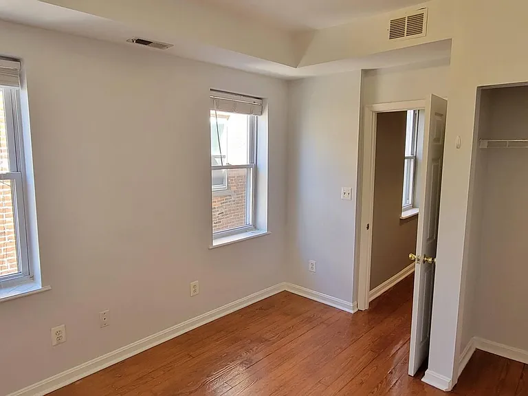 926 S Hanover St — Photo 17