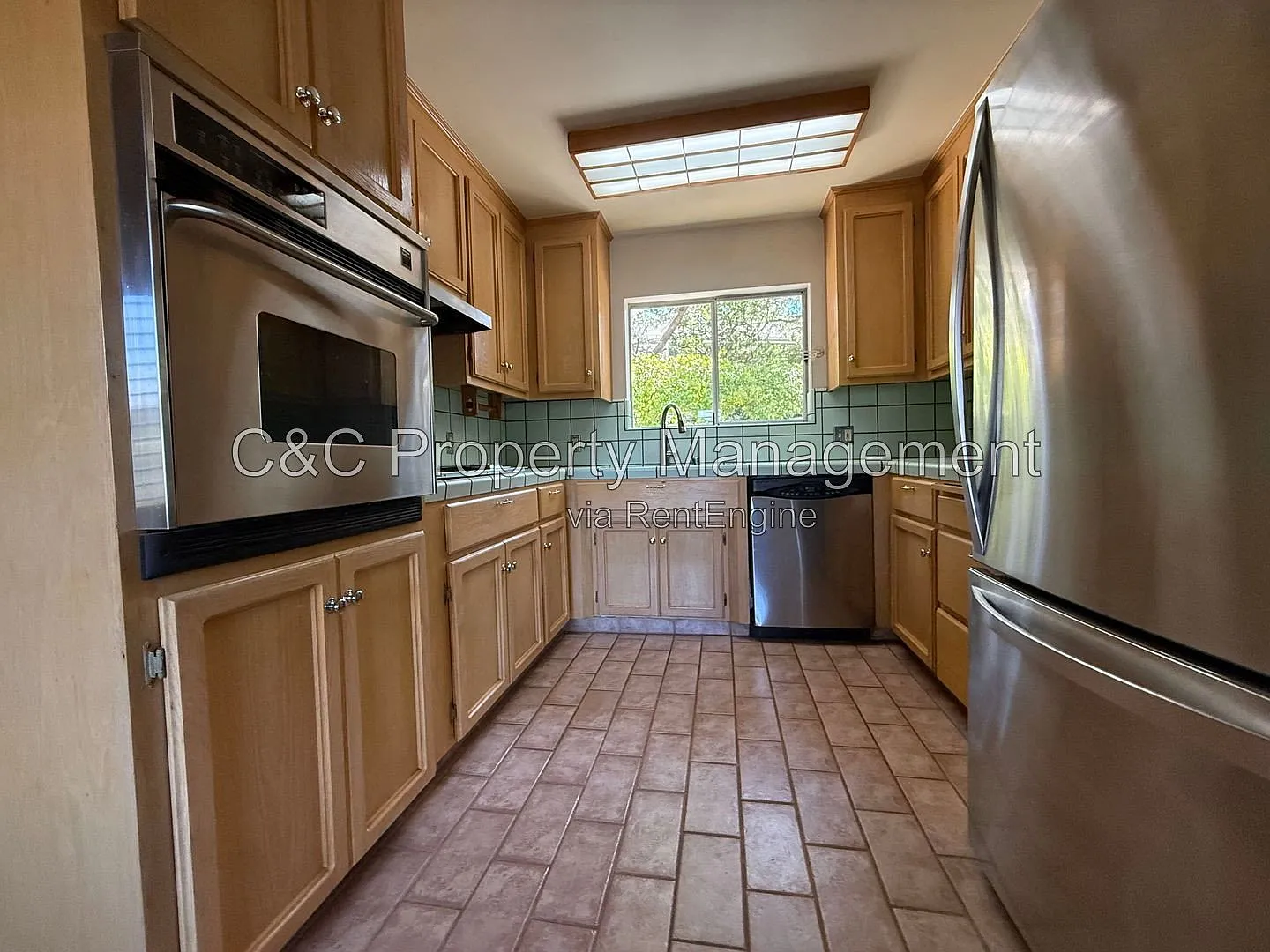 3 bed, 1.0 bath, 997 sqft, $4,000 — Photo 2