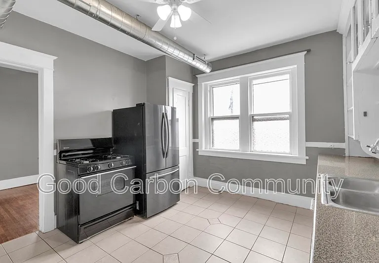 81 Saranac Ave #UPPER — Photo 14