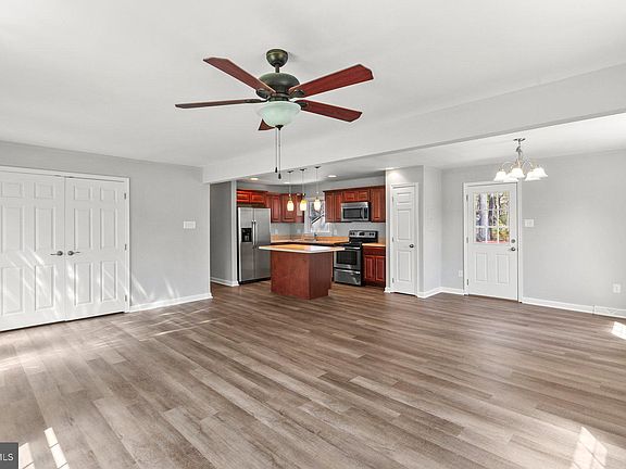 3rd image of 47978 Mary Lynn Dr