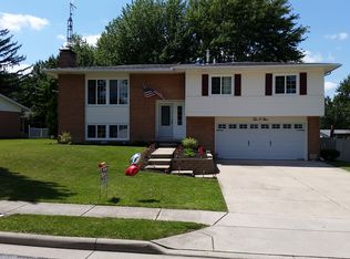 205 Devonshire Dr, Lima, OH