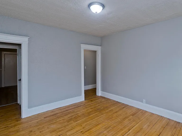 180 Oakland St #7 — Photo 8