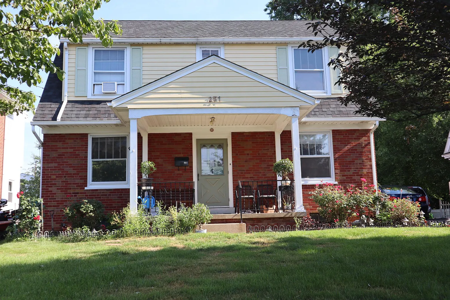 251 Pleasure Rd photo 1