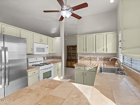 3rd image of 2663 W Fanbrook Rd