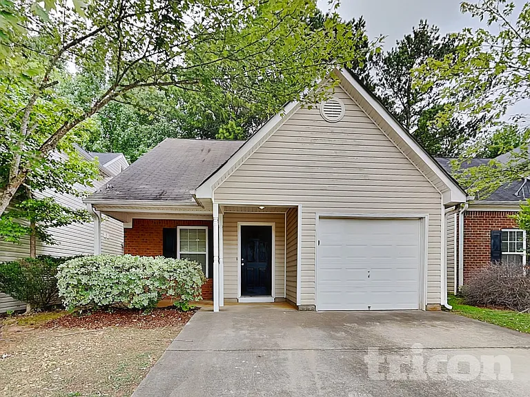 269 Lossie Ln — Photo 2