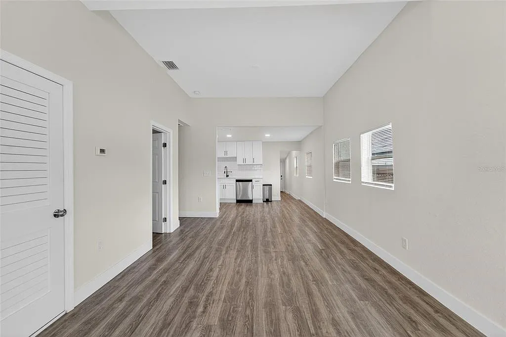 3 bed, 2.0 bath, 1925 sqft, $2,950 — Photo 4