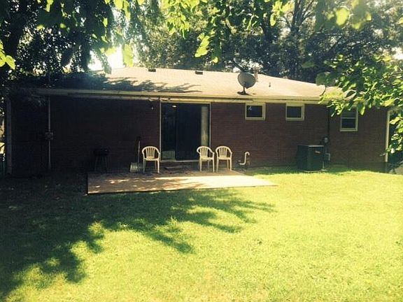 3rd image of 1600 Safari Dr