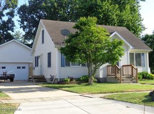 110 Beech St E, Three Oaks, MI 49128