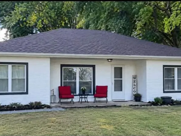 606 40th St, East Moline, IL 61244