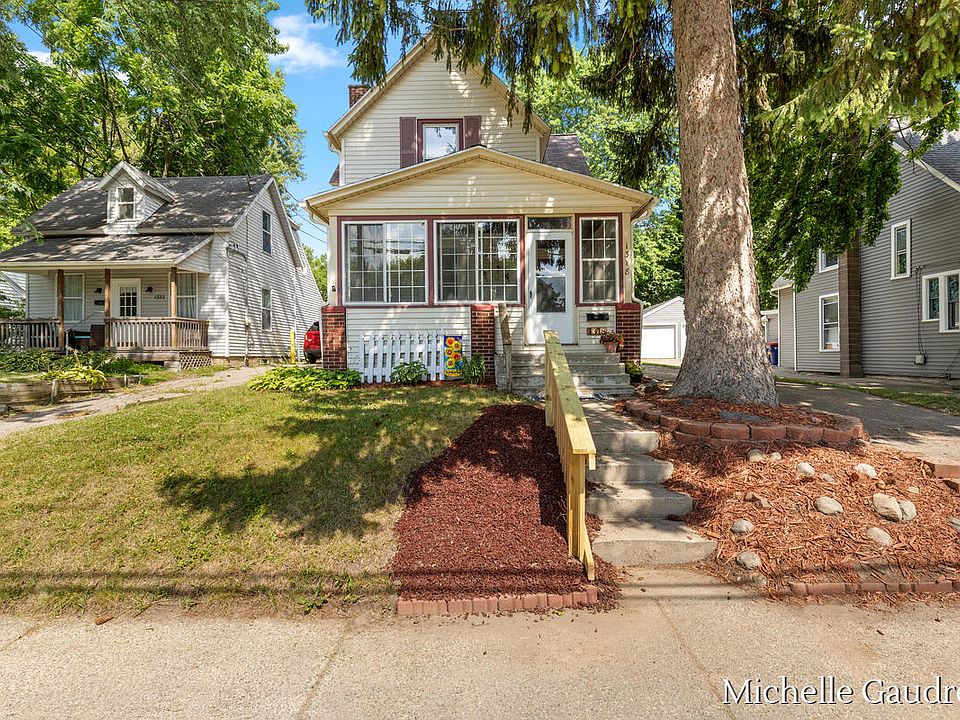 1st image of 1318 Portland Ave NE