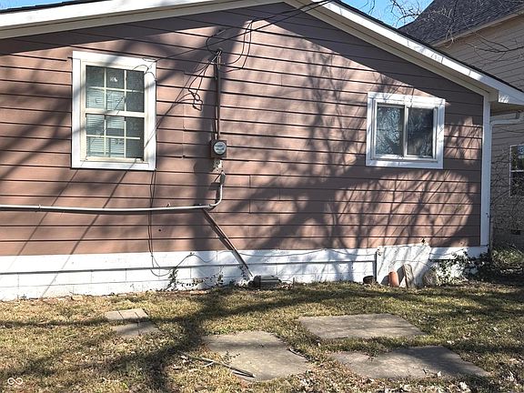 3rd image of 2252 Wheeler St