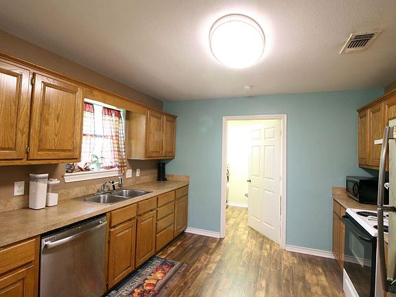 4th image of 309 Denman Dr