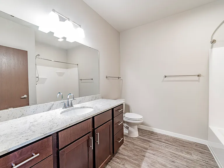 Mammoth Springs Apartments & Townhomes — Photo 78