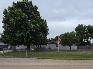 606 E Lakeview Dr, Great Bend, KS 67530