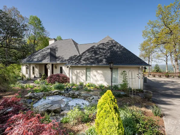 115 Poplar Loop Dr, Flat Rock, NC 28731
