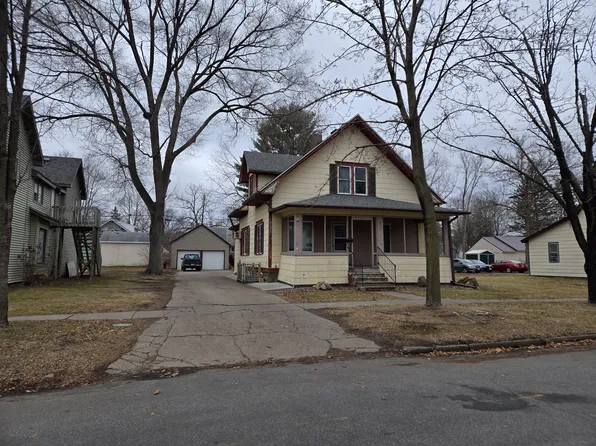 1308 7th St E, Menomonie, WI 54751