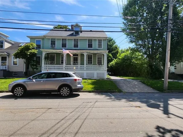 142 Bradford St, Bristol, RI 02809