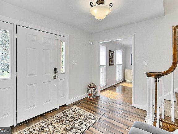 5th image of 9744 S Park Cir