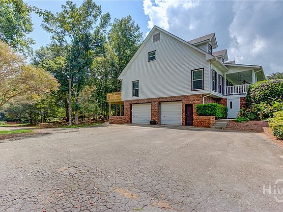 3rd image of 1052 Diamond Hill Road