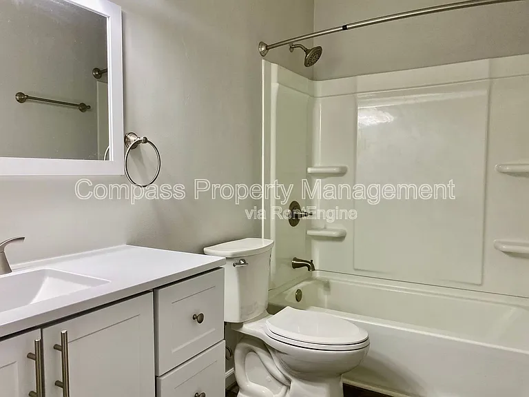 1720 Porter St SW #3 — Photo 5