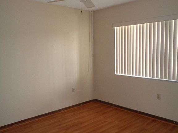 3rd image of 833 Faull Dr APT A