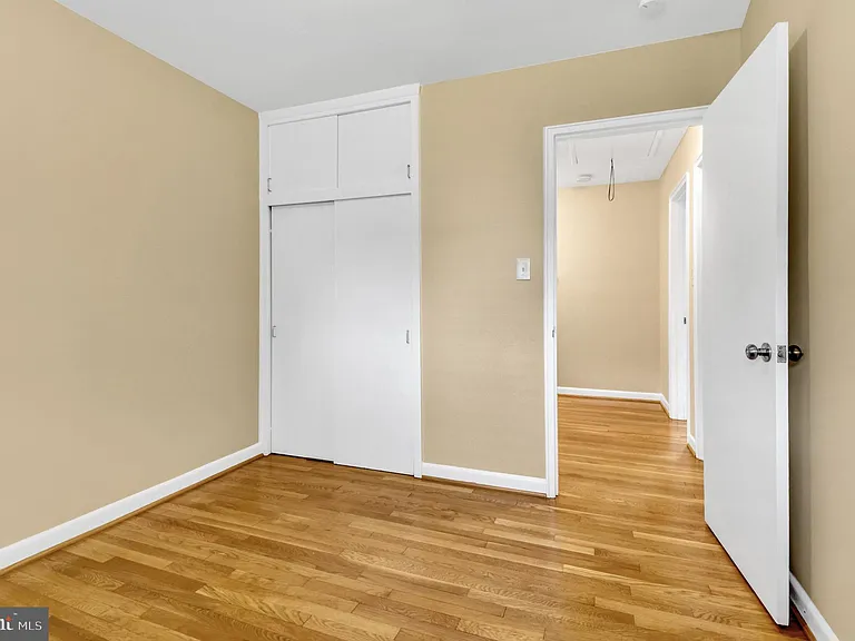 10228 Farnham Dr — Photo 23