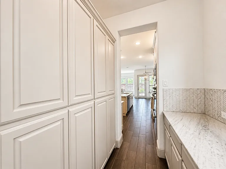 2042 Farmhouse Way — Photo 12