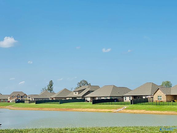 5th image of 110 Cove Brook Dr