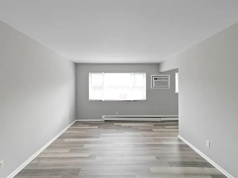 4221 N Grand River Ave — Photo 7