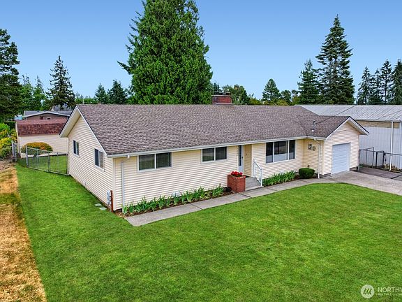 4th image of 16640 40th Avenue S