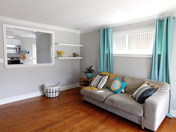 4th image of 2196 Faywood Ave