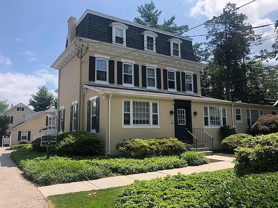 115 Bloomingdale Ave