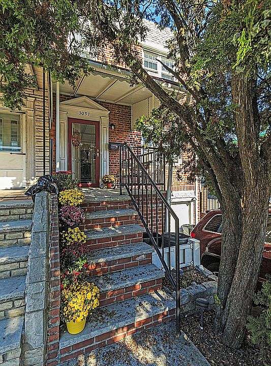 1st image of 3091 Avenue
