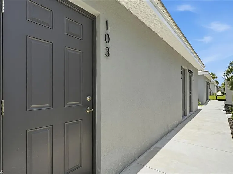 11841 Venetian Lagoon Dr — Photo 4