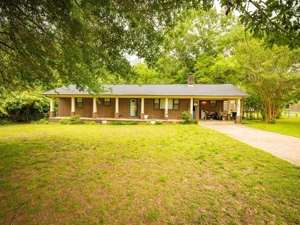 201 Honeysuckle Ln, Cabot, AR 72023
