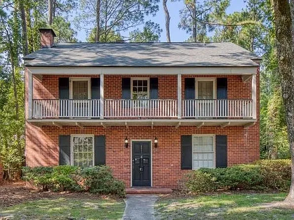 221 E 56th St, Savannah, GA 31405