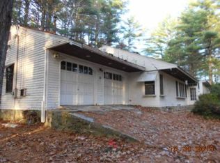 12 Depot Rd, Sandown, NH 03873