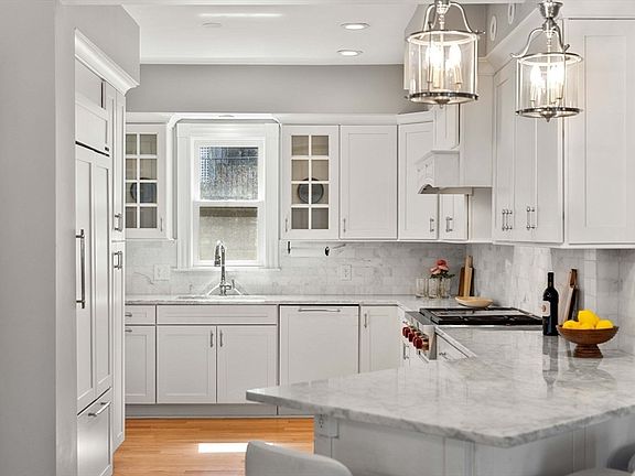 4th image of 53 University Rd #2