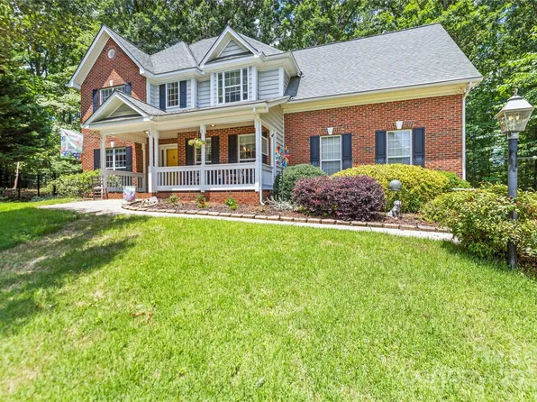 171 Highland Woods Ct, Denver, NC 28037