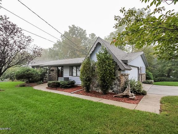 3rd image of 2380 Johnson Ave