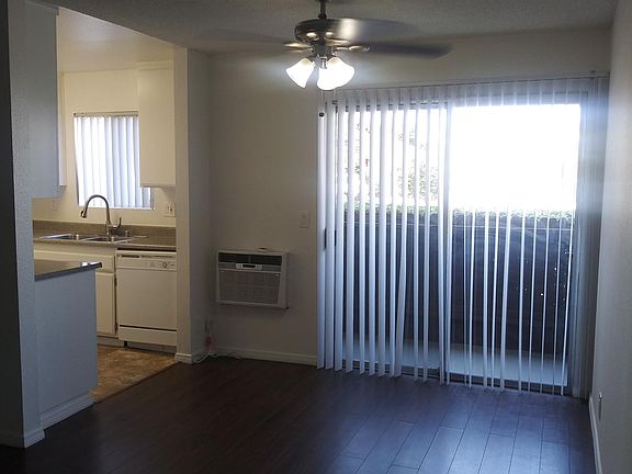 5th image of 11600 Oxnard St APT 107