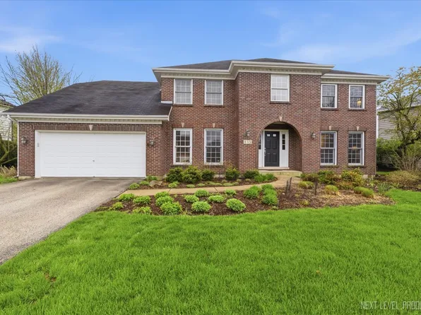 135 Westhaven Cir, Geneva, IL 60134