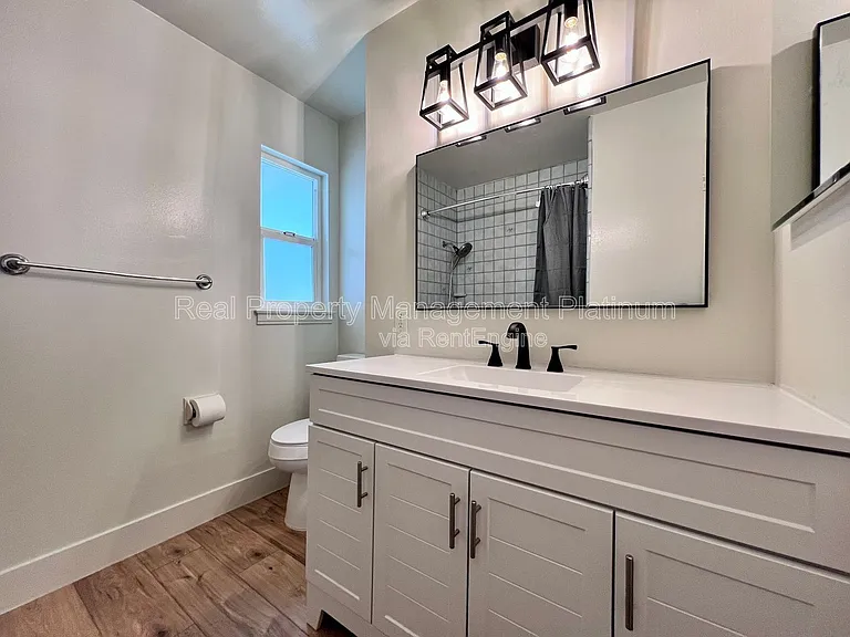 4467 N Van Dyke Ave — Photo 13