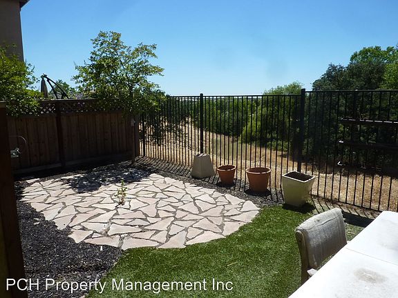 4th image of 169 Barnhill Dr