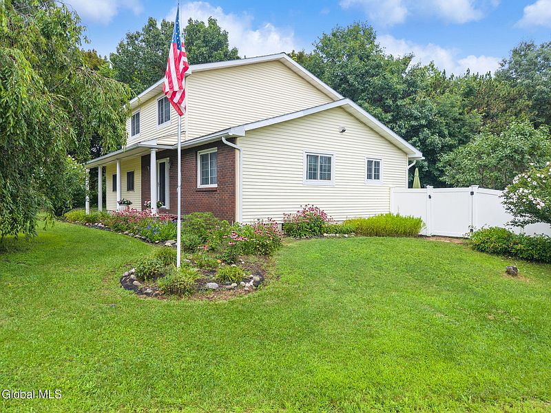 3rd image of 407 Hidley Road