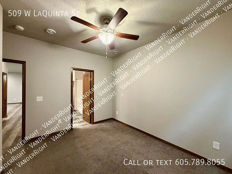 509 W Laquinta St — Photo 14