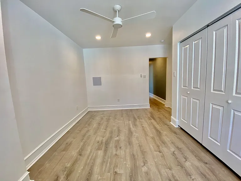 2532 S Broad St — Photo 22