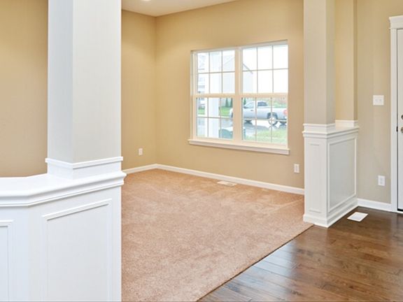 3rd image of 11090 Summerlin St