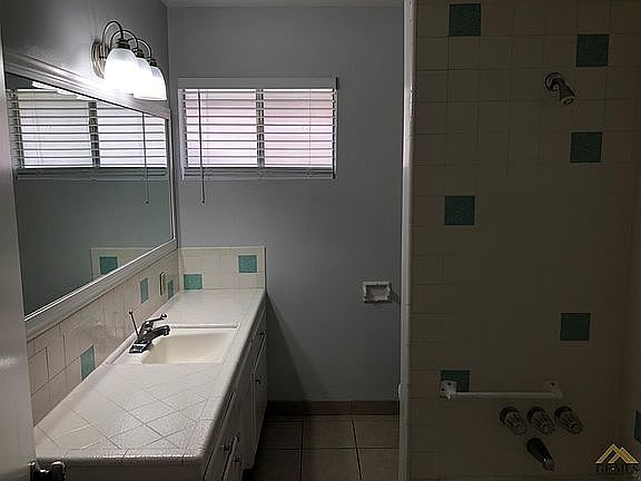 1st image of 3204 La Entrada Ct